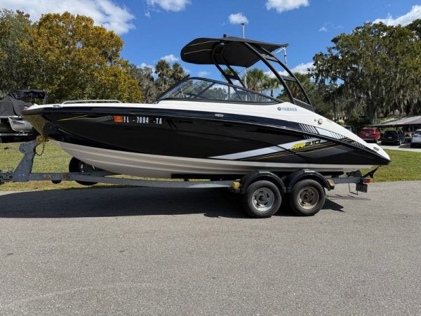 2019 Yamaha AR 210