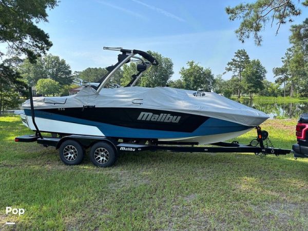 2022 Malibu 21 LX