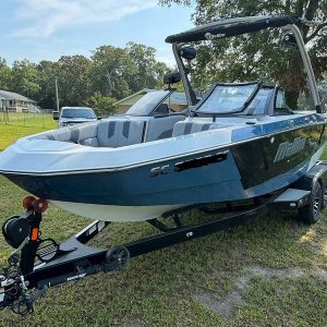 2022 Malibu 21 LX